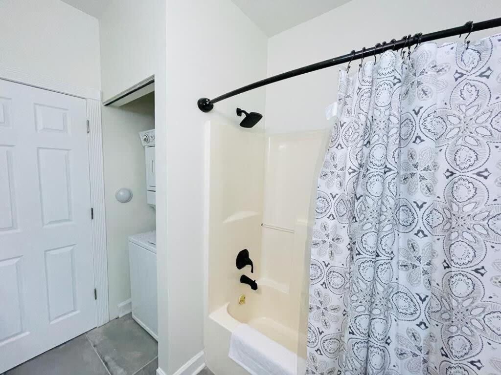 Apartment Stylish Newly Renovated On The Golf Course