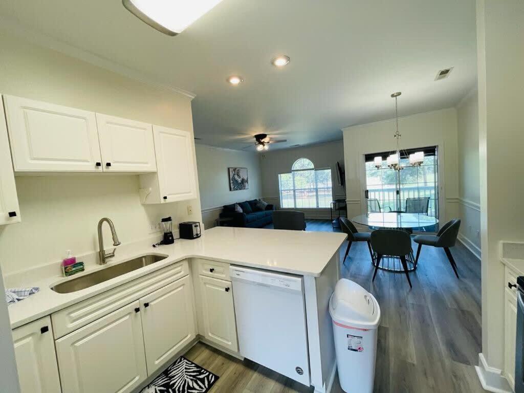 Apartment Stylish Newly Renovated On The Golf Course *