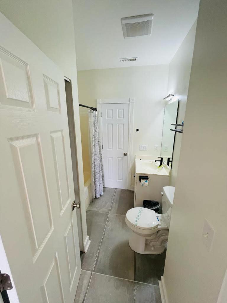 Stylish Newly Renovated On The Golf Course Apartment