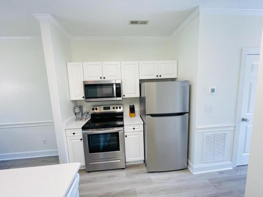 Apartment Stylish Newly Renovated On The Golf Course *