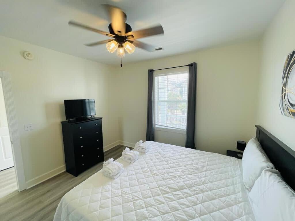 Apartment Stylish Newly Renovated On The Golf Course