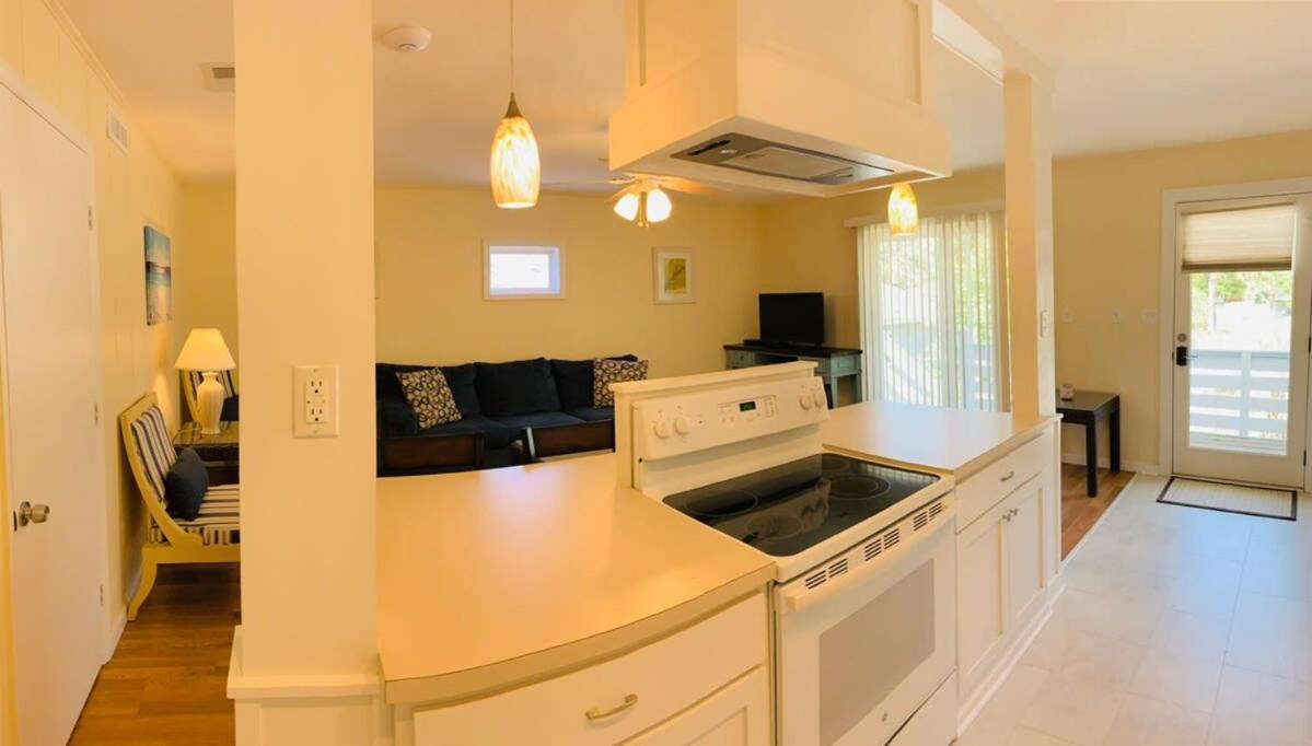 North Myrtle C Beautiful Triplex Unit Apartment *