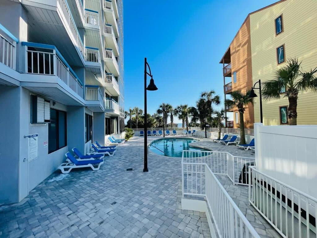Lovely 1br With Side View Of Ocean *