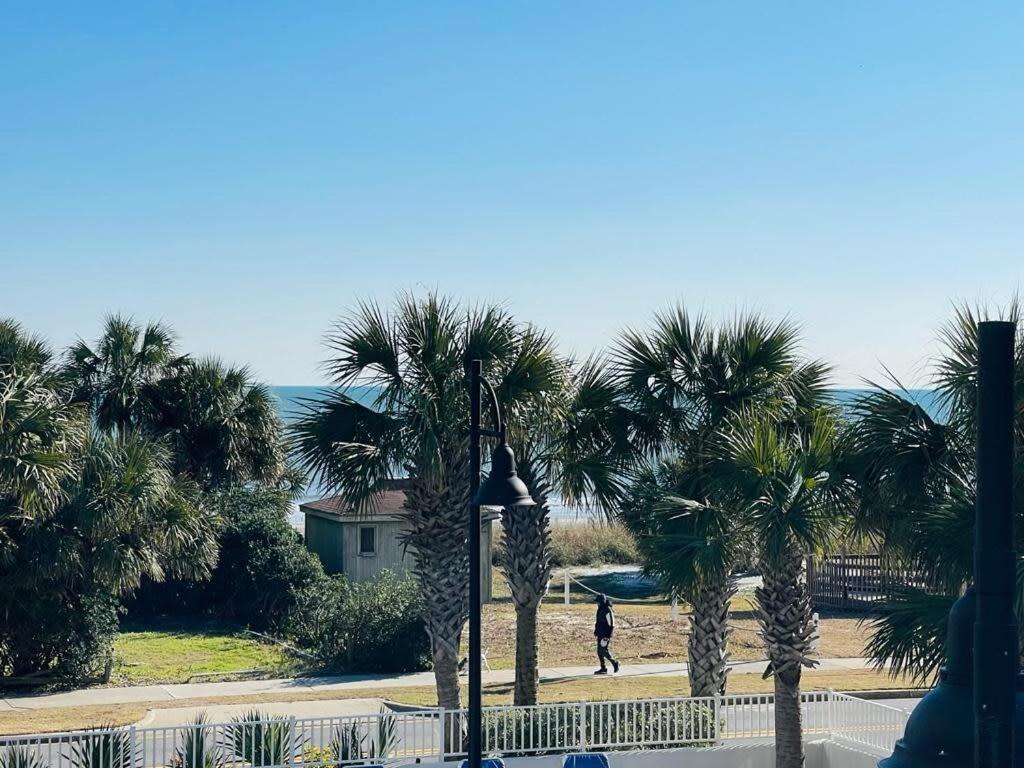 Lovely 1br With Side View Of Ocean *
