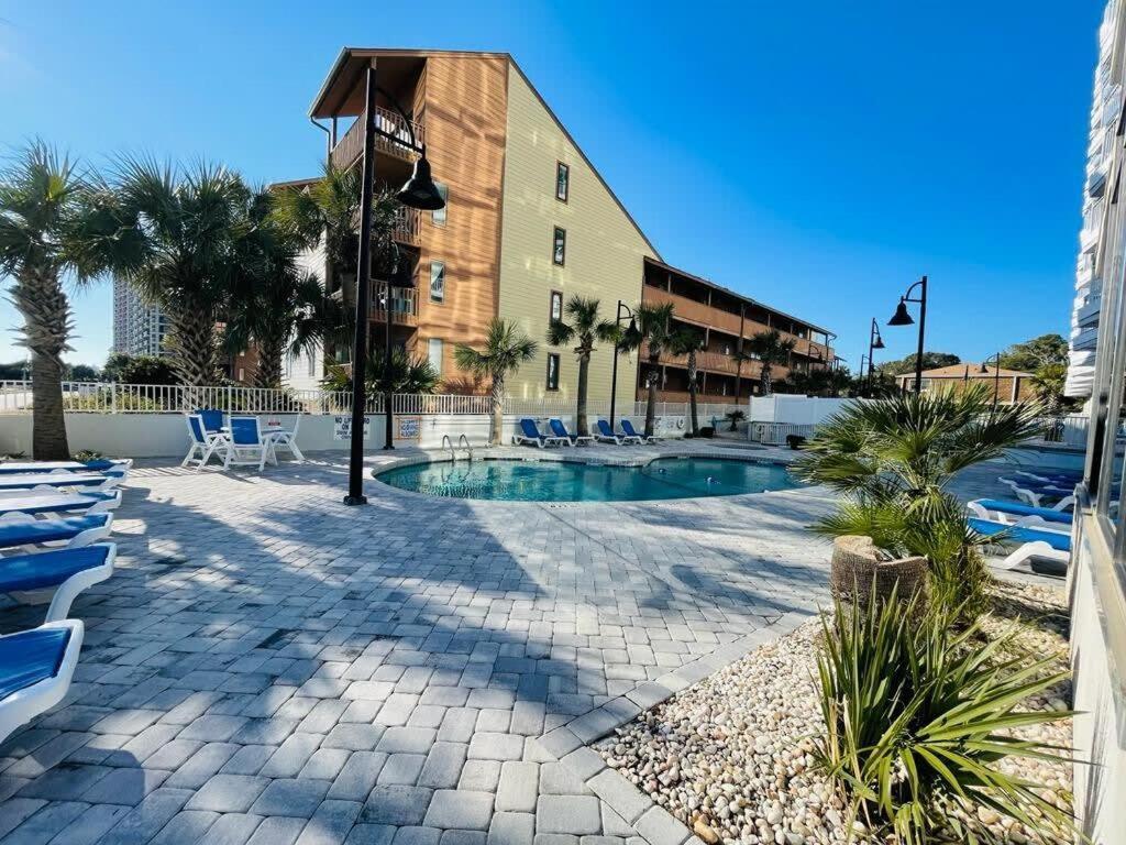 Apartment Lovely 1br With Side View Of Ocean *