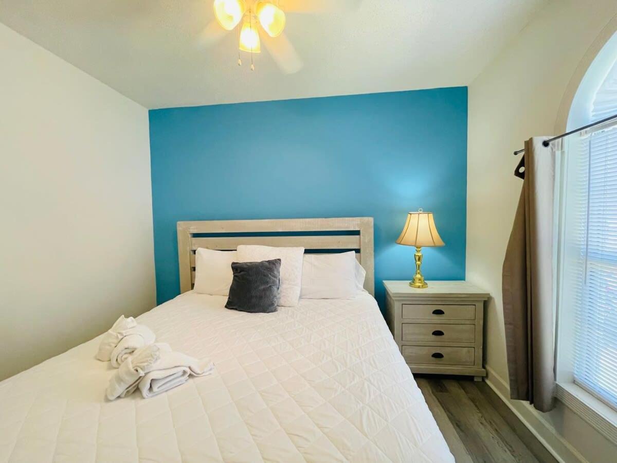Cute Stylish And Comfy In The Center Of Mb Holiday home *