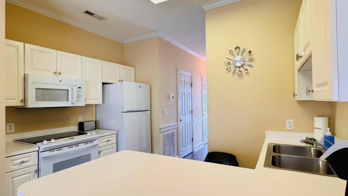 Adorable 1br With Pool View At Magnolia Apartment