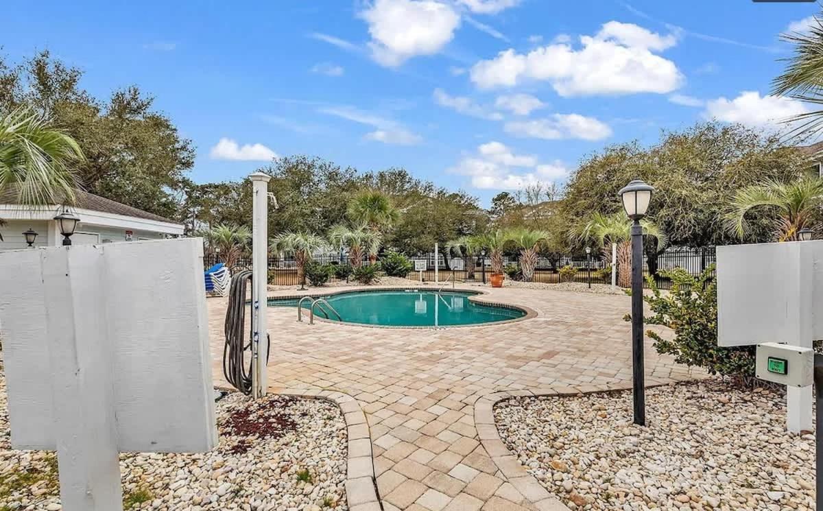 Adorable 1br With Pool View At Magnolia *