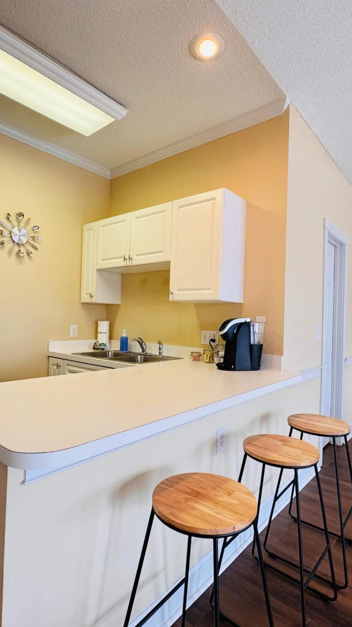 Adorable 1br With Pool View At Magnolia