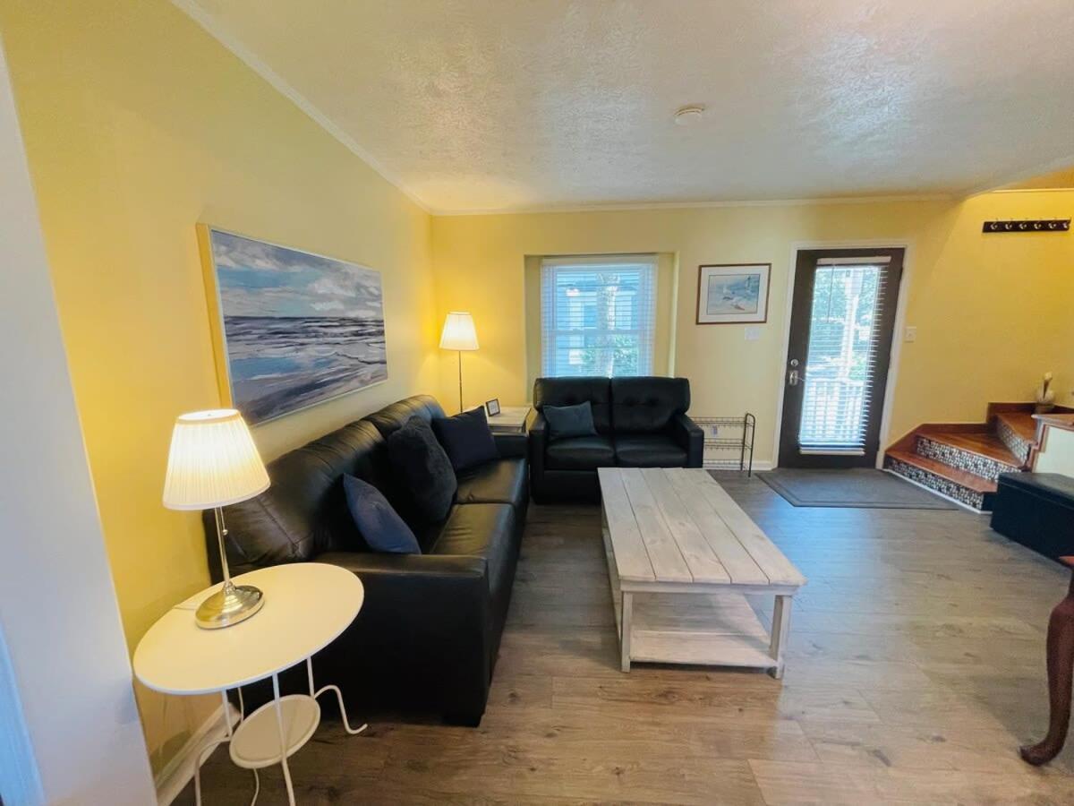 Relax In Cozy Townhouse 2block To The Holiday home *