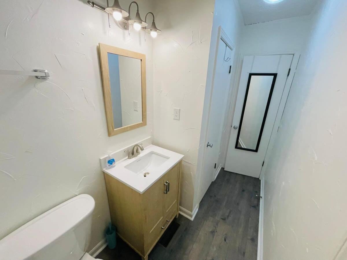 Relax In Cozy Townhouse 2block To The *