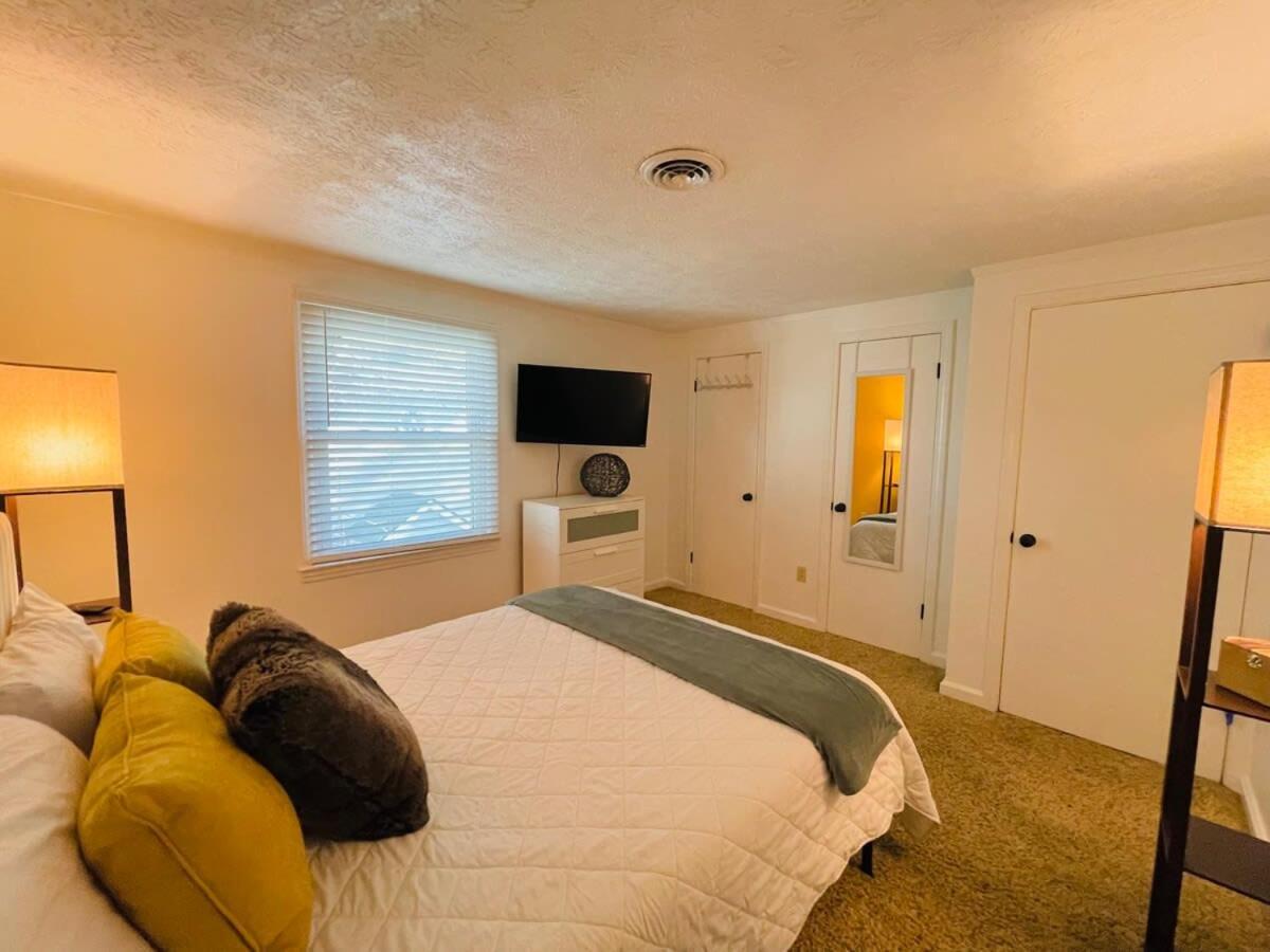 Relax In Cozy Townhouse 2block To The *