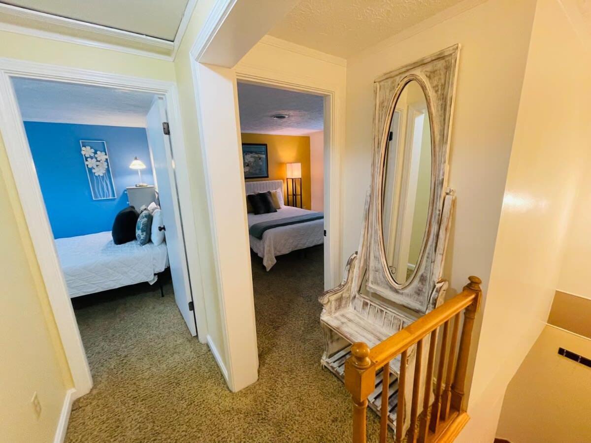 Relax In Cozy Townhouse 2block To The