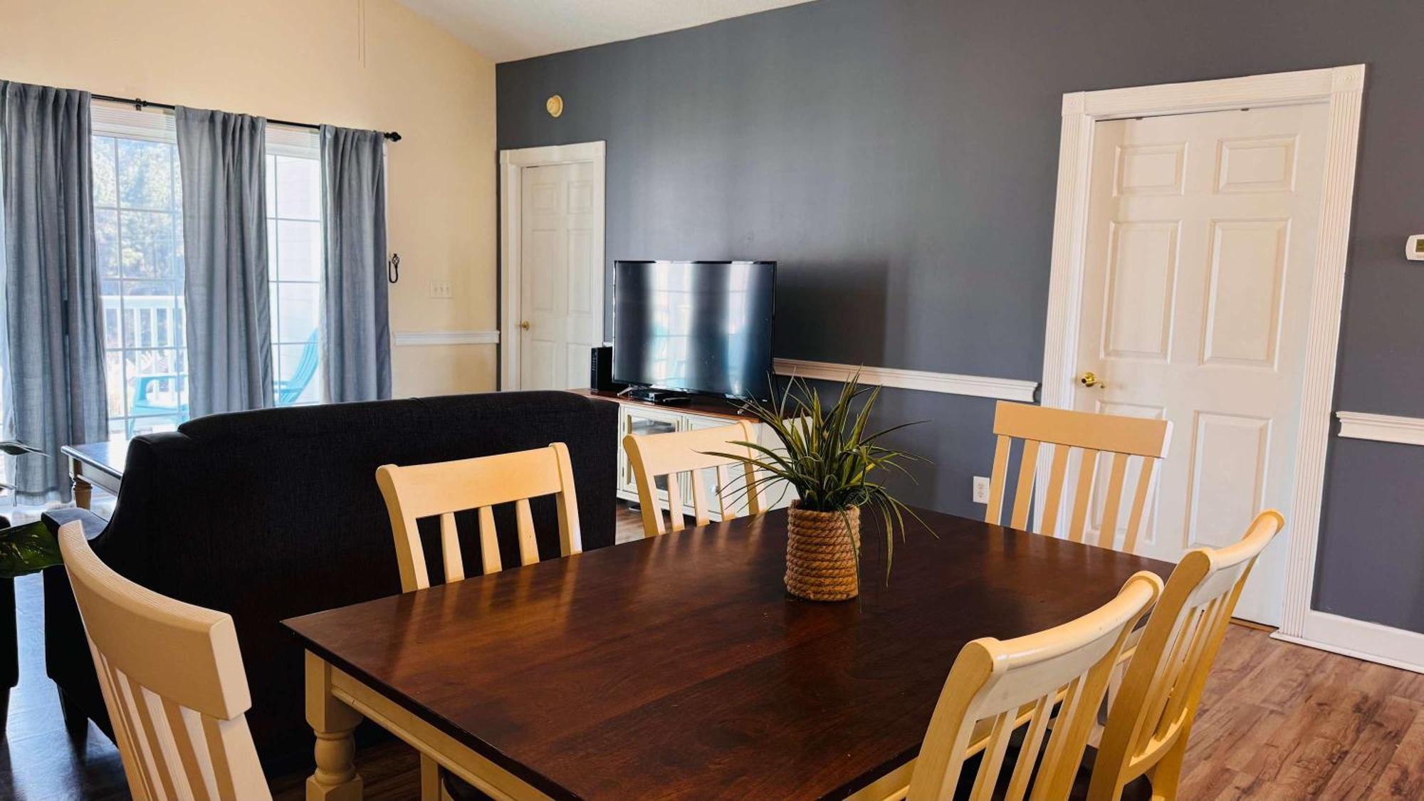 Apartment Absolutely Adorable In The Center Of Mb *