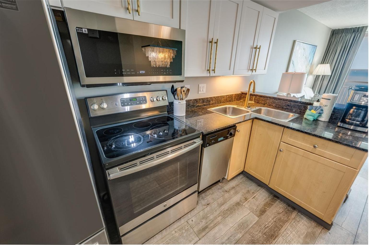 Remodeled Direct Oceanfront, Amazing Views Modern!