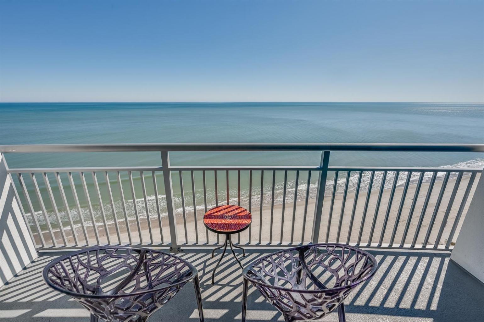 Apartment Remodeled Direct Oceanfront, Amazing Views Modern! Myrtle Beach