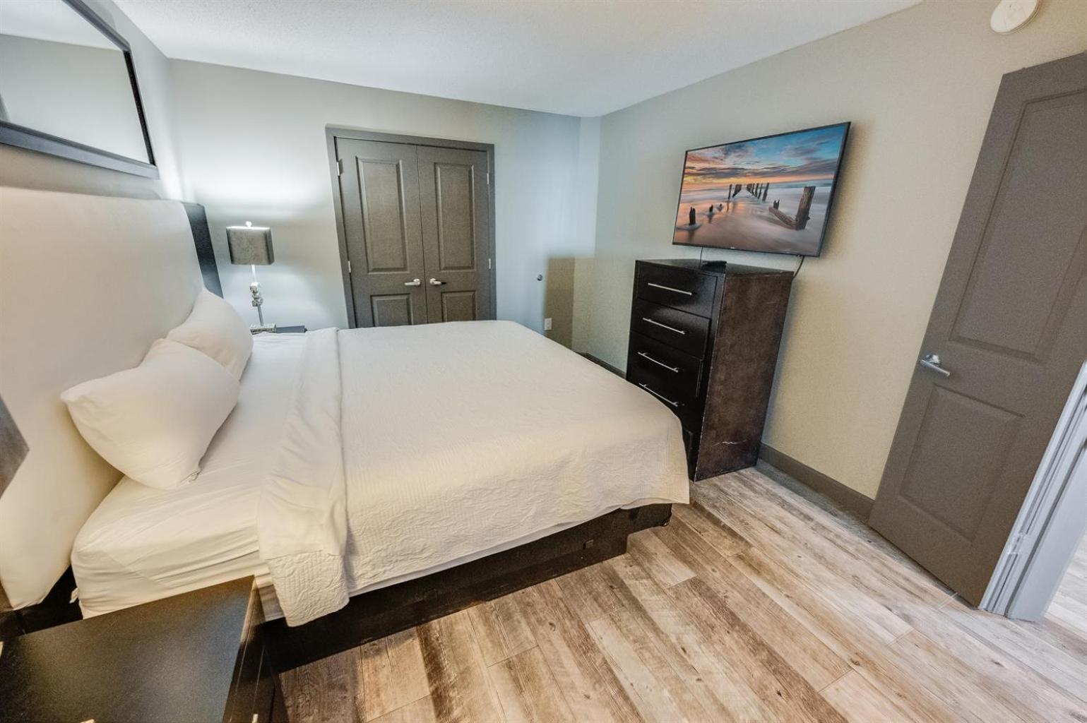 Remodeled Direct Oceanfront, Amazing Views Modern! * Myrtle Beach