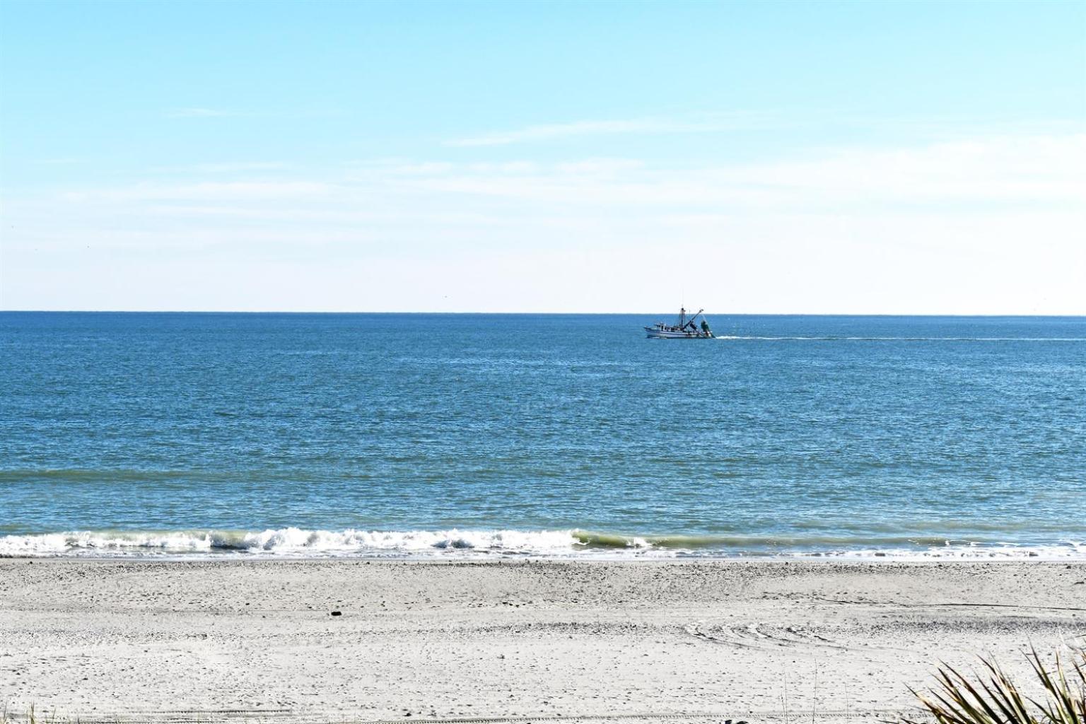 Modern Decor Stunning Ocean Front Views, Jet Tub! Myrtle Beach