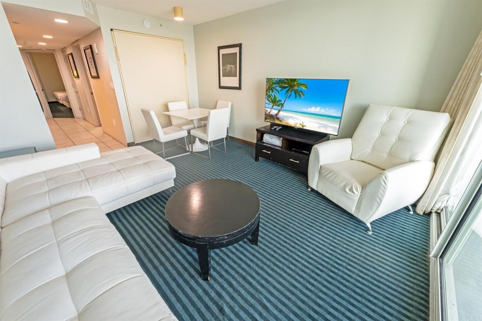 Apartment Modern Decor Stunning Ocean Front Views, Jet Tub! *
