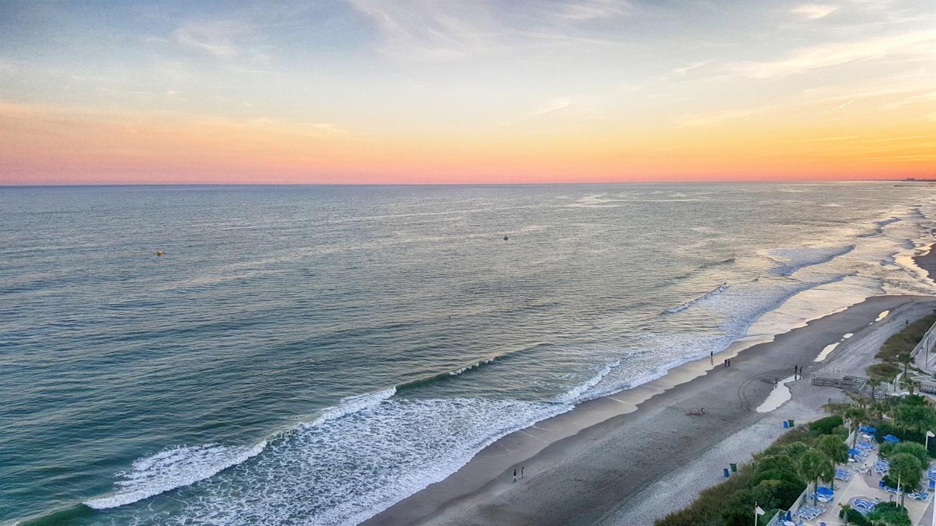 Modern Decor Stunning Ocean Front Views, Jet Tub! Apartment Myrtle Beach