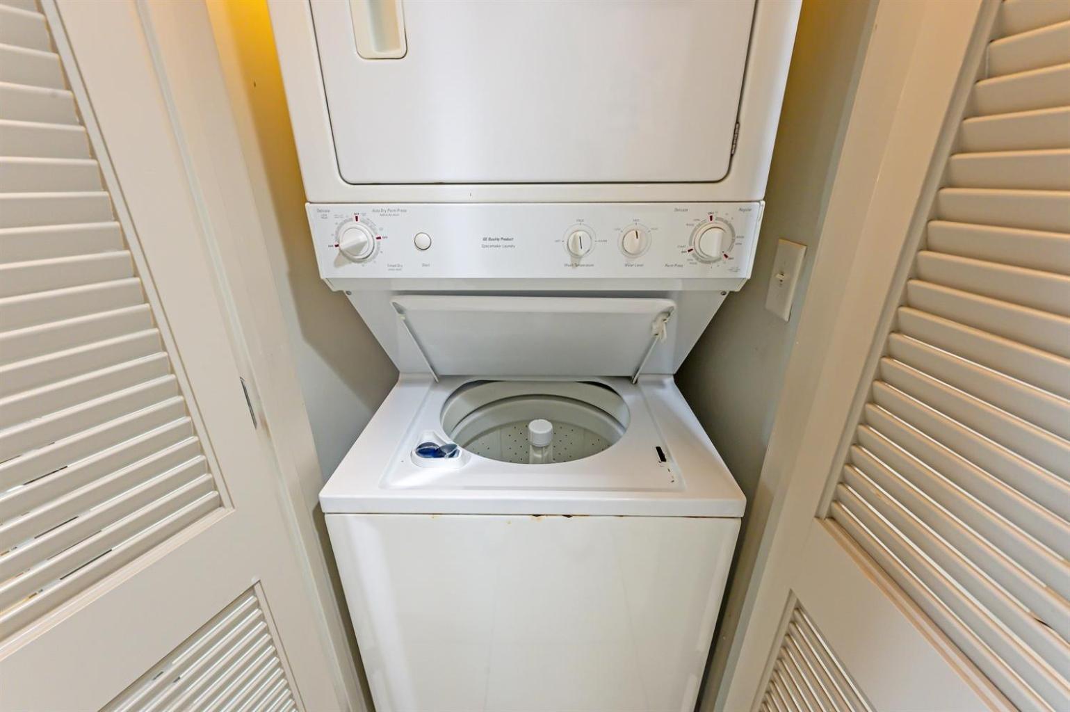 Apartment Modern Decor Stunning Ocean Front Views, Jet Tub! *