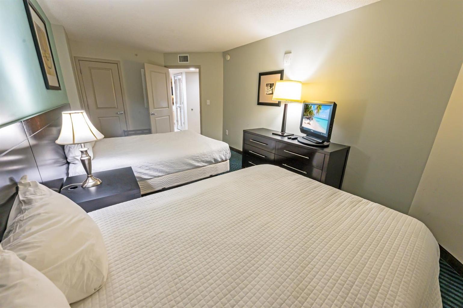Modern Decor Stunning Ocean Front Views, Jet Tub! Myrtle Beach