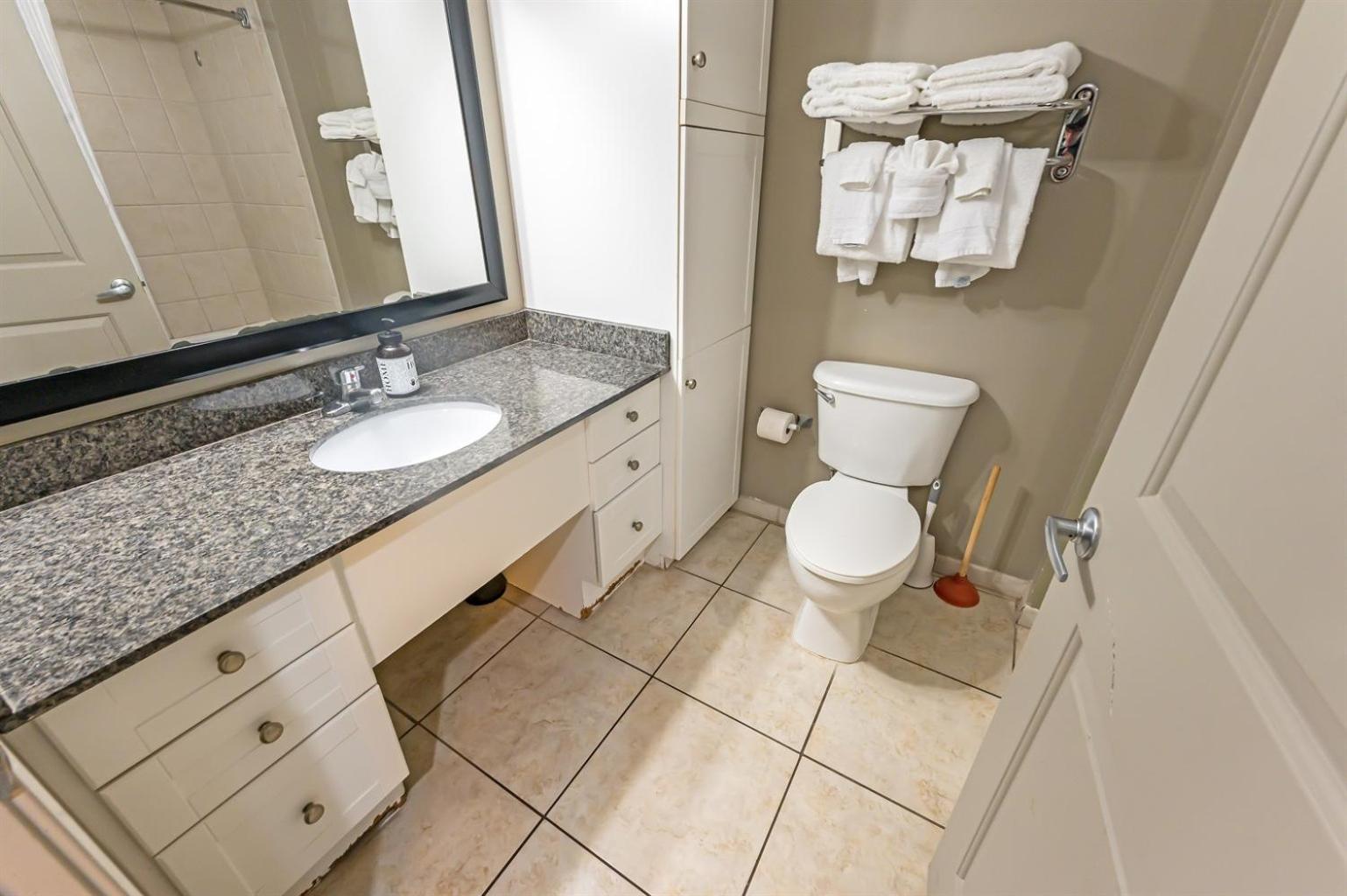 Modern Decor Stunning Ocean Front Views, Jet Tub! * Myrtle Beach