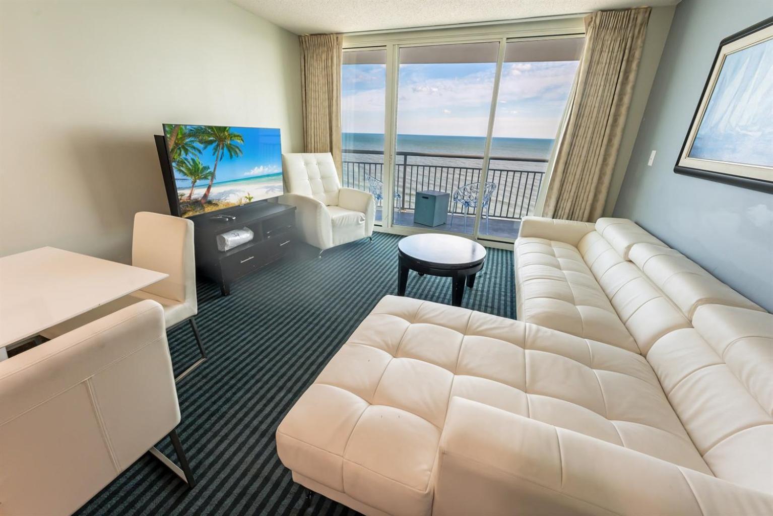 Apartment Modern Decor Stunning Ocean Front Views, Jet Tub!