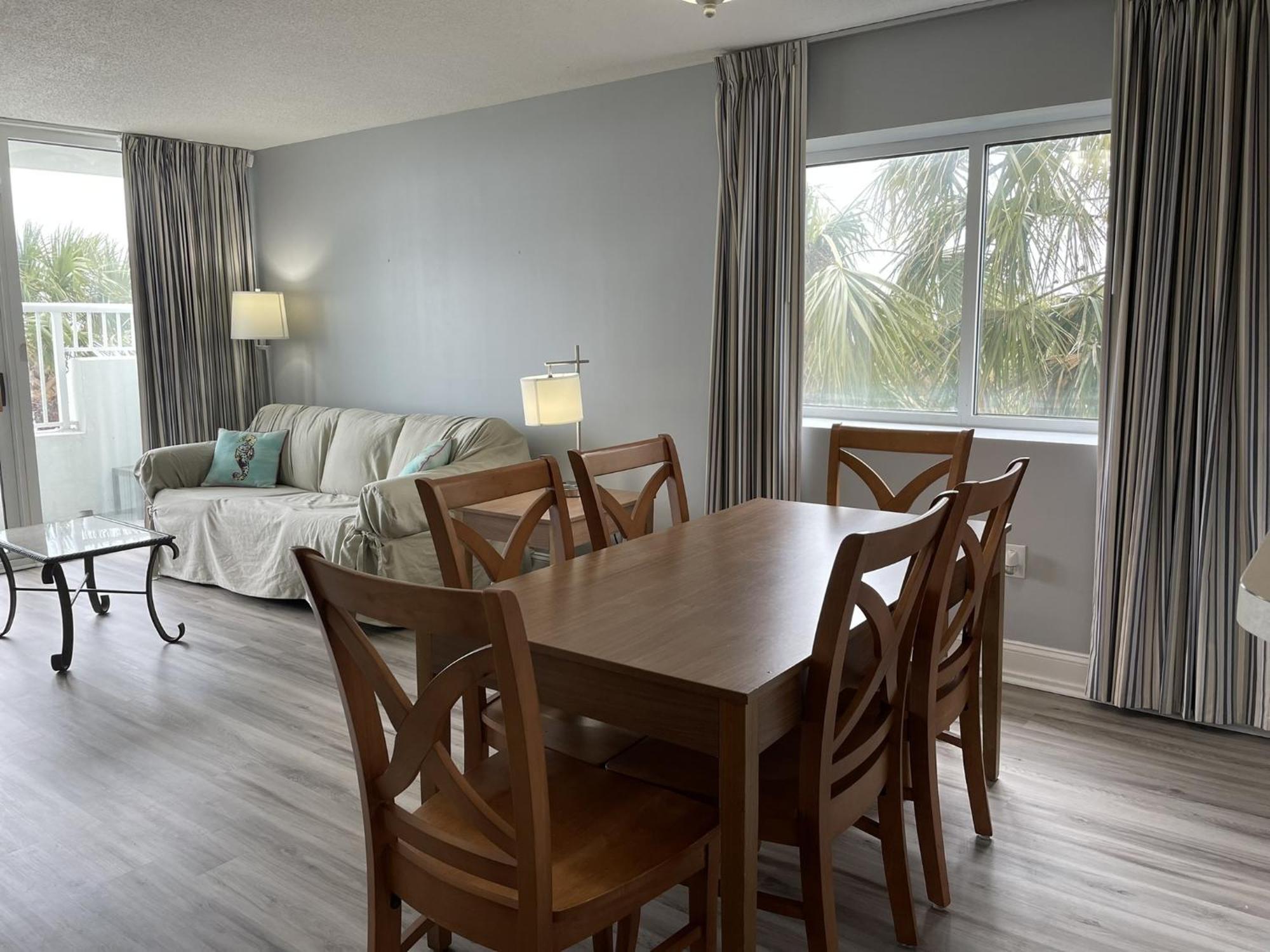 Camelot By The Sea - Blue Palmetto Vacation Hotel