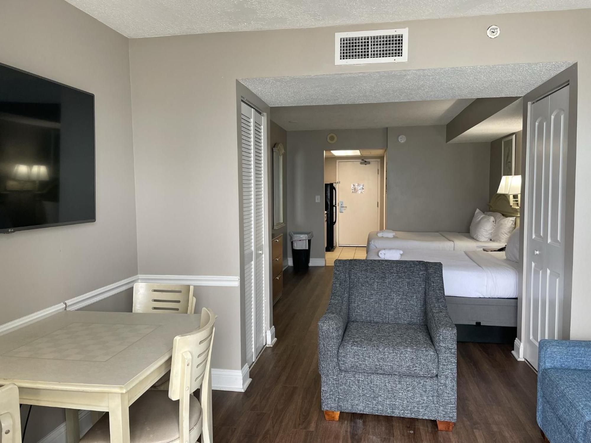 Camelot By The Sea - Blue Palmetto Vacation Hotel