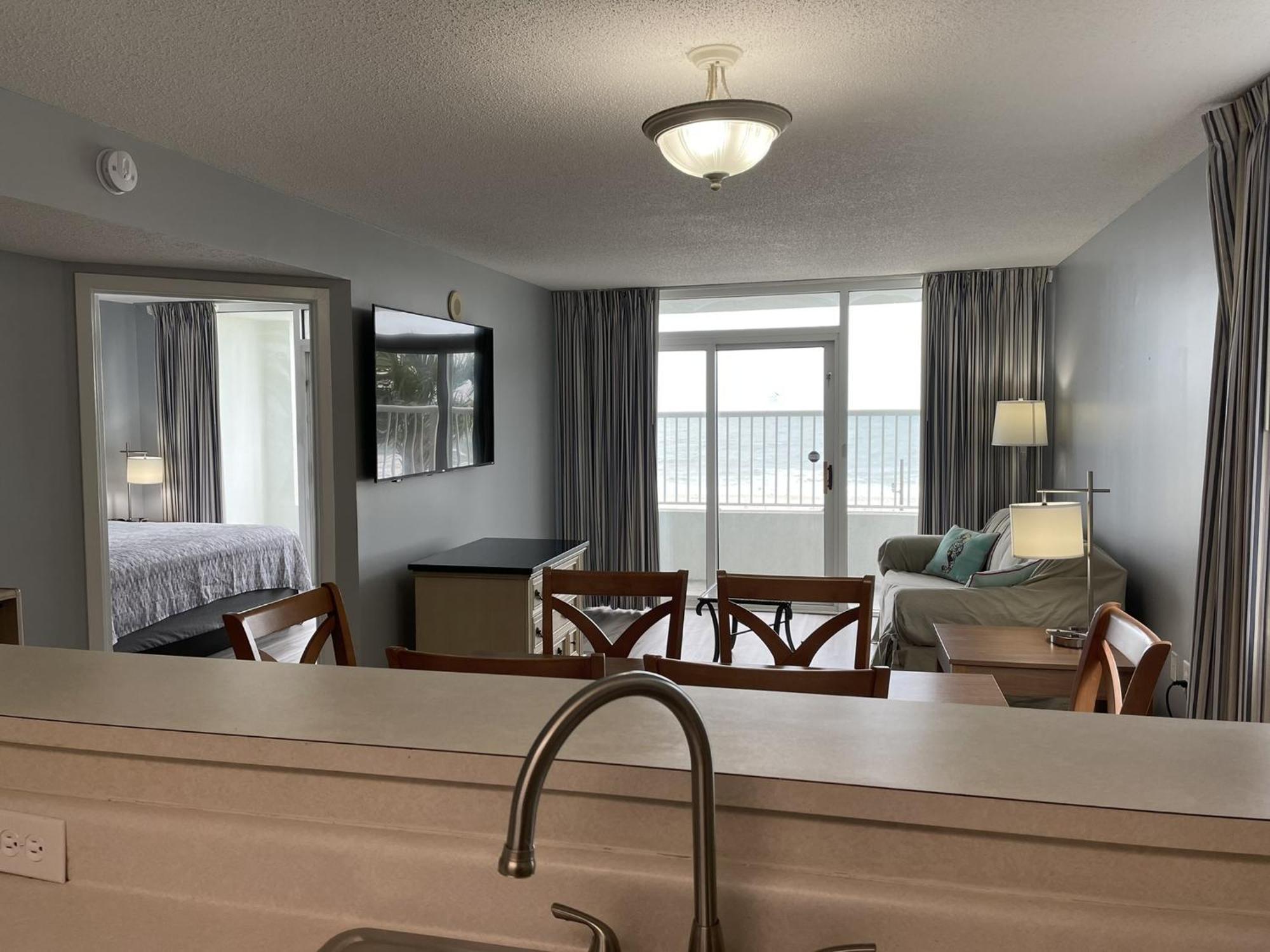 Hotel Camelot By The Sea - Blue Palmetto Vacation Myrtle Beach
