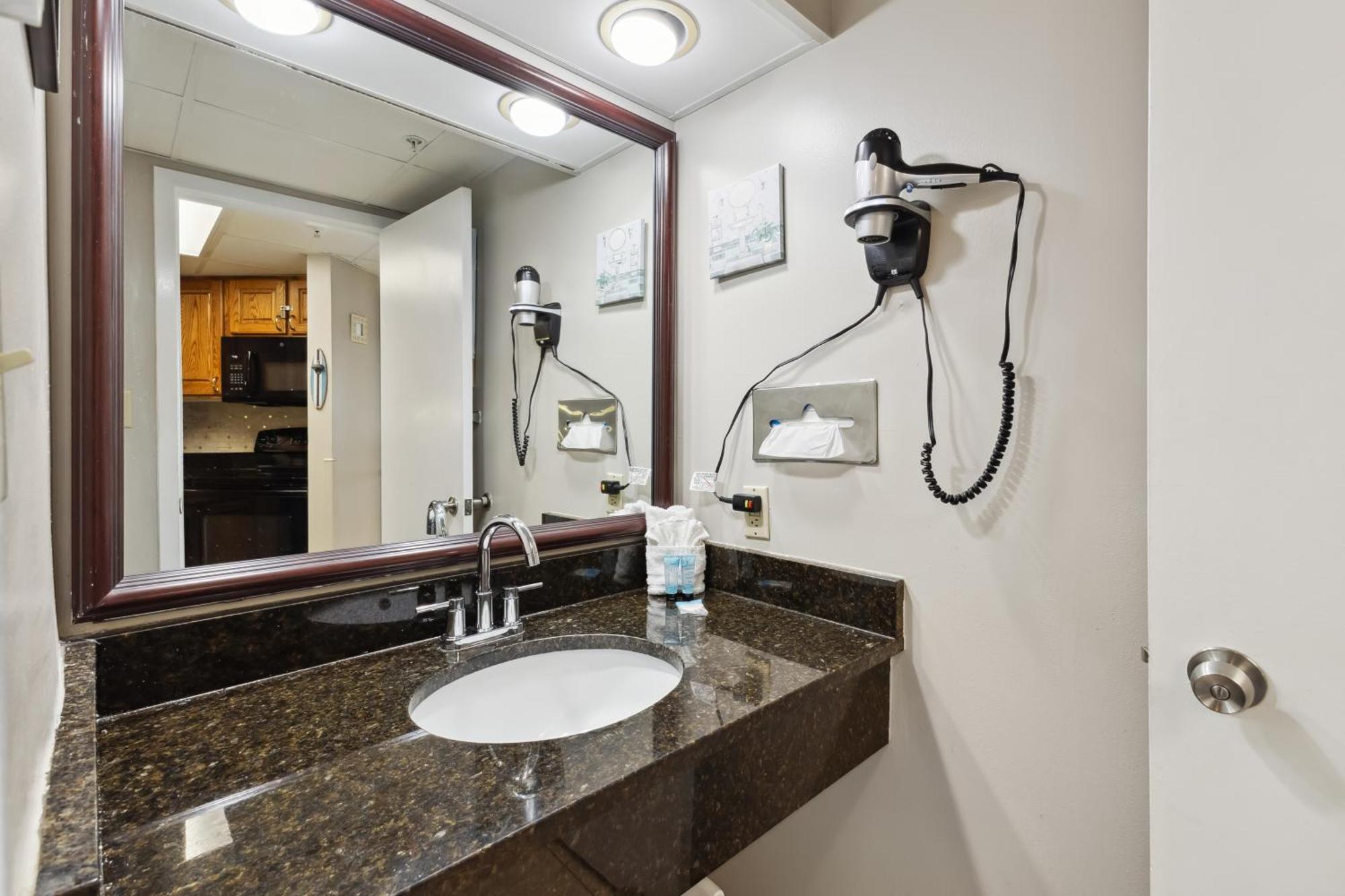 Apartment 2 Ocean View King At Landmark Myrtle Myrtle Beach