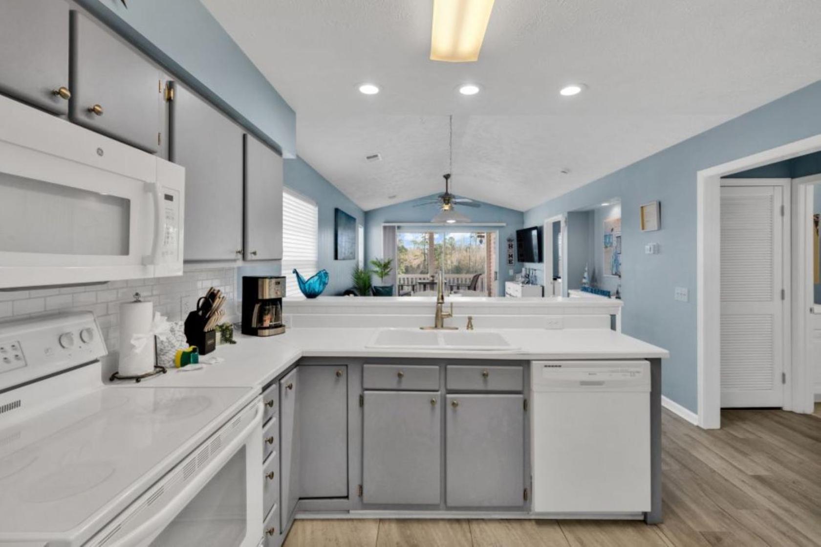 Gorgeous 2 Bedroom Along The Intracoastal Waterway