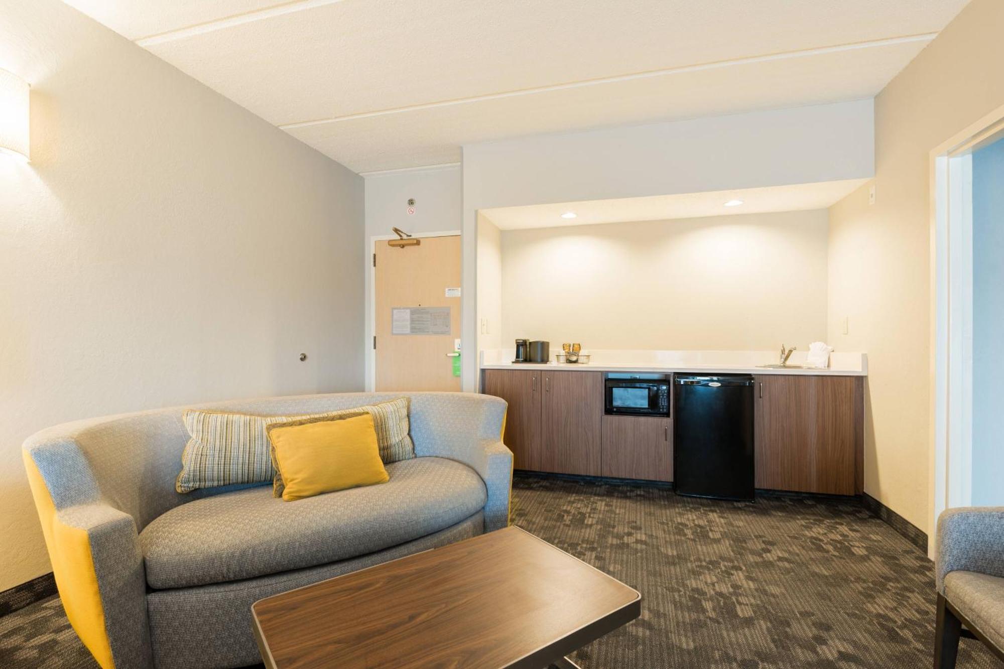 Courtyard By Marriott Myrtle Broadway 3*