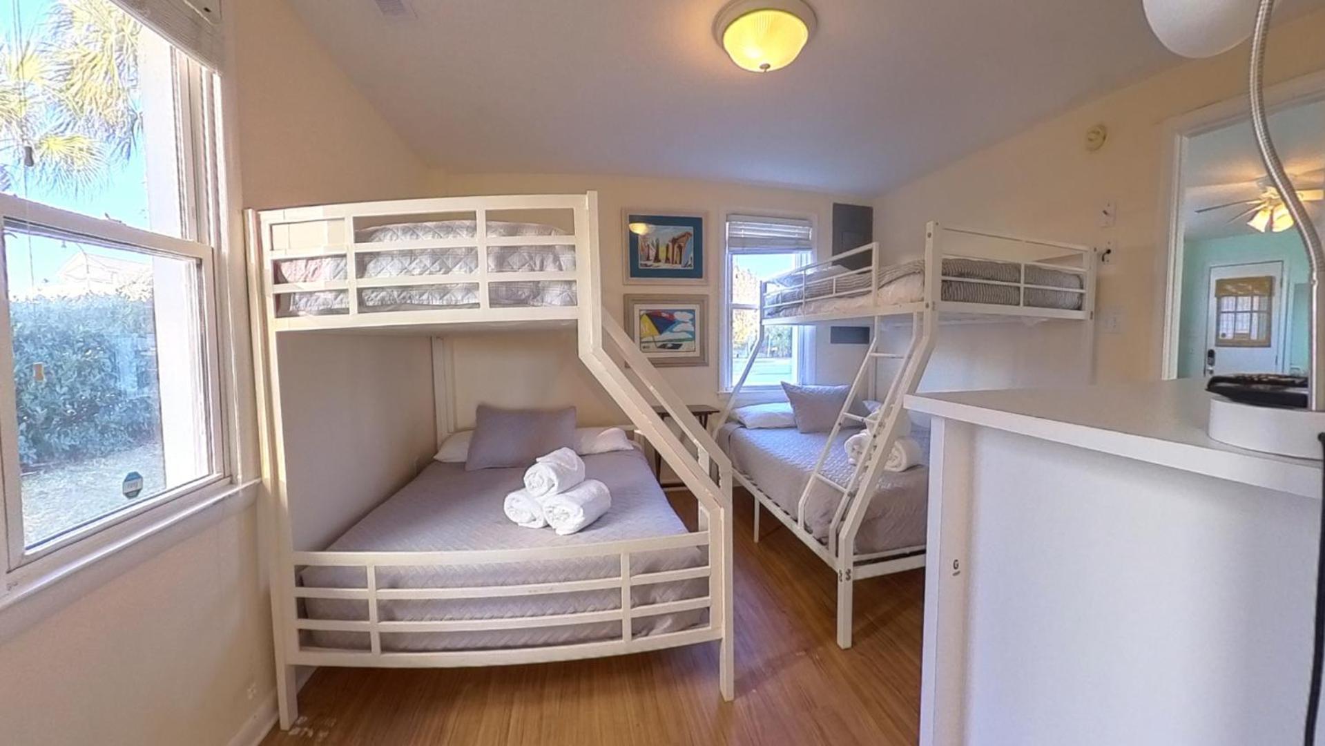 Lavish Accessible, On Ocean, 4 King Beds, Huge Private Pool, Yard, Spa, Patio, Bbq, & Game Tables Myrtle Beach