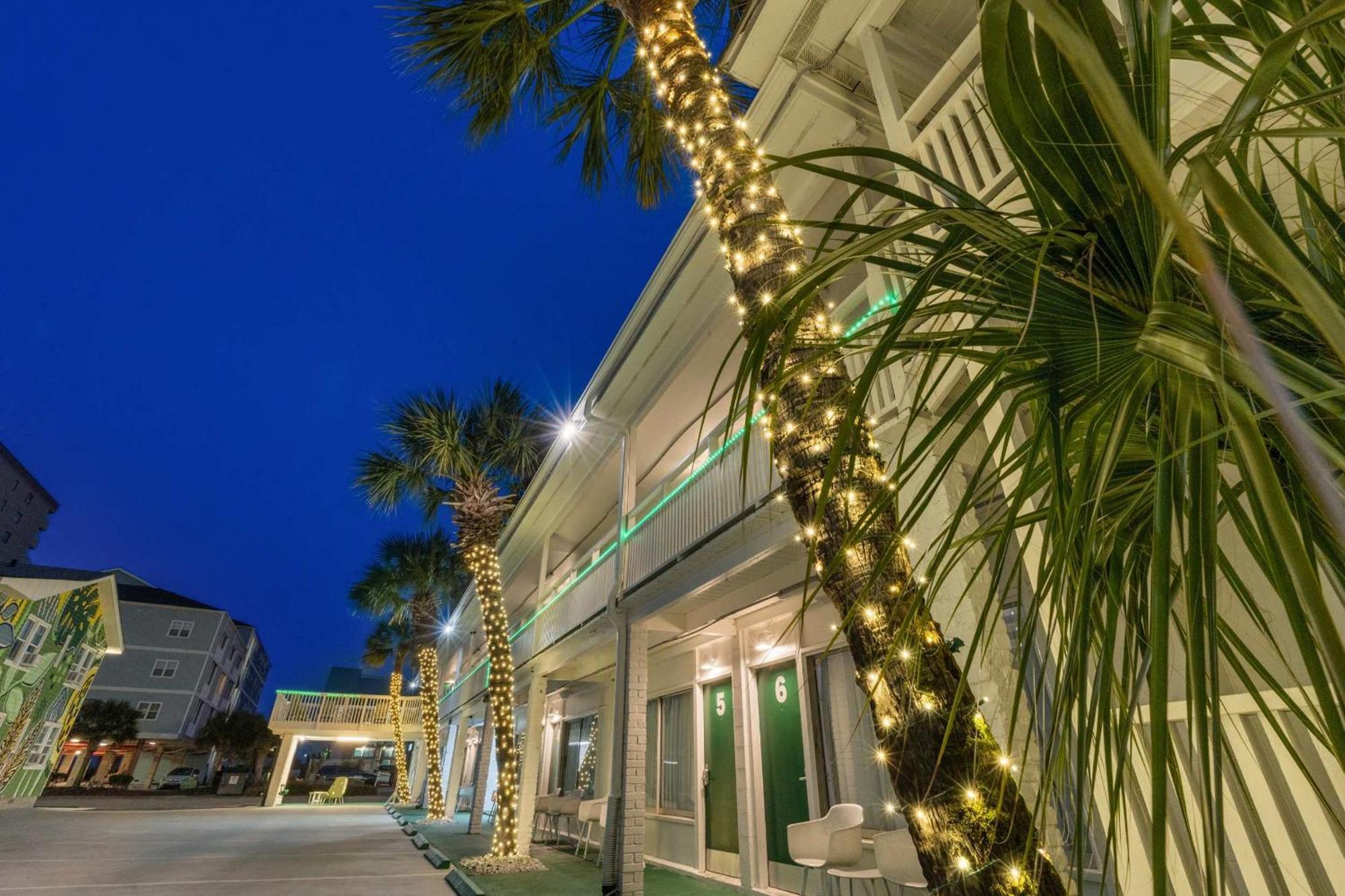 Apartment Bright Beachside Walk To Main St Myrtle Beach