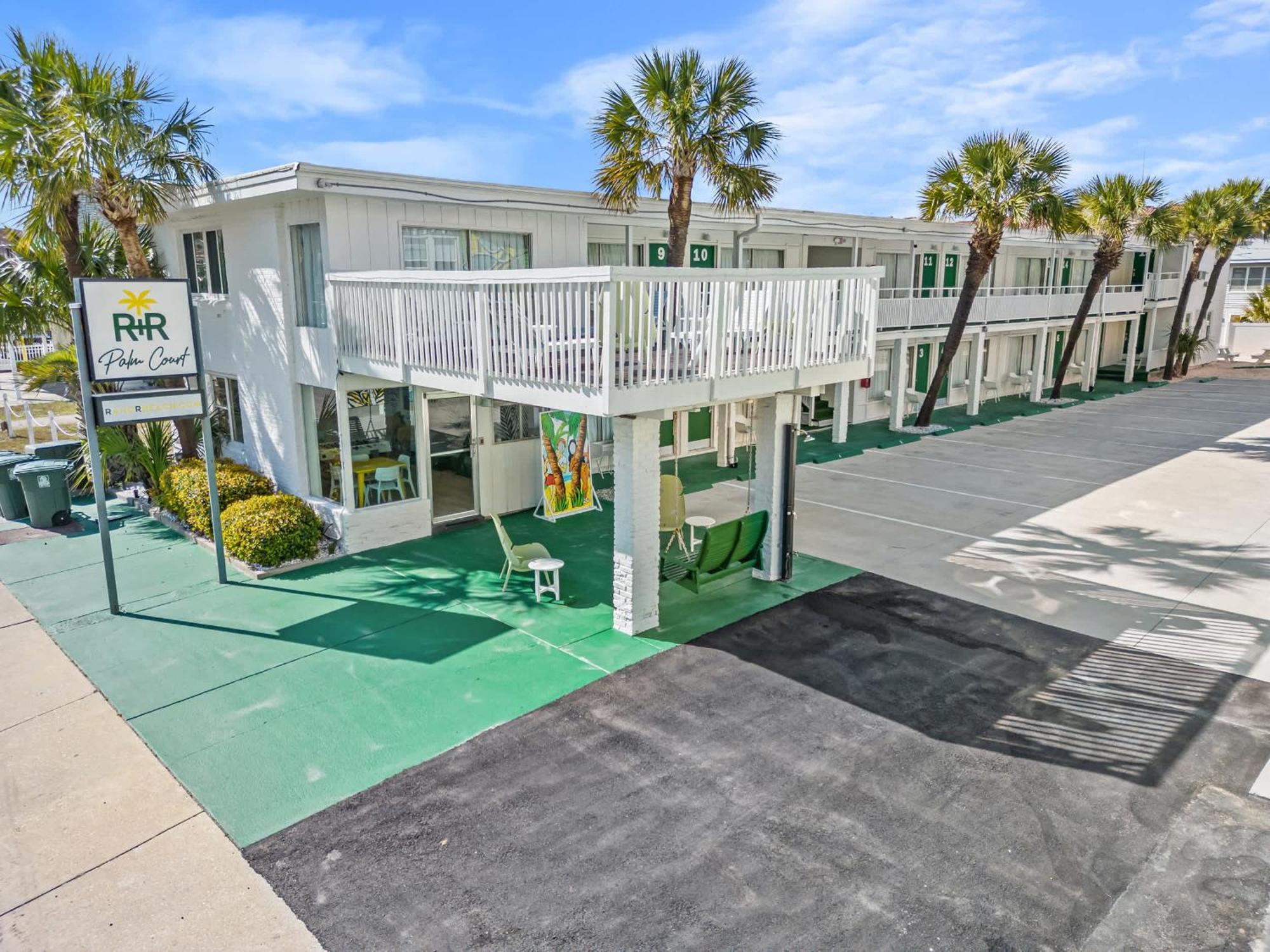 Bright Beachside Walk To Main St * Myrtle Beach