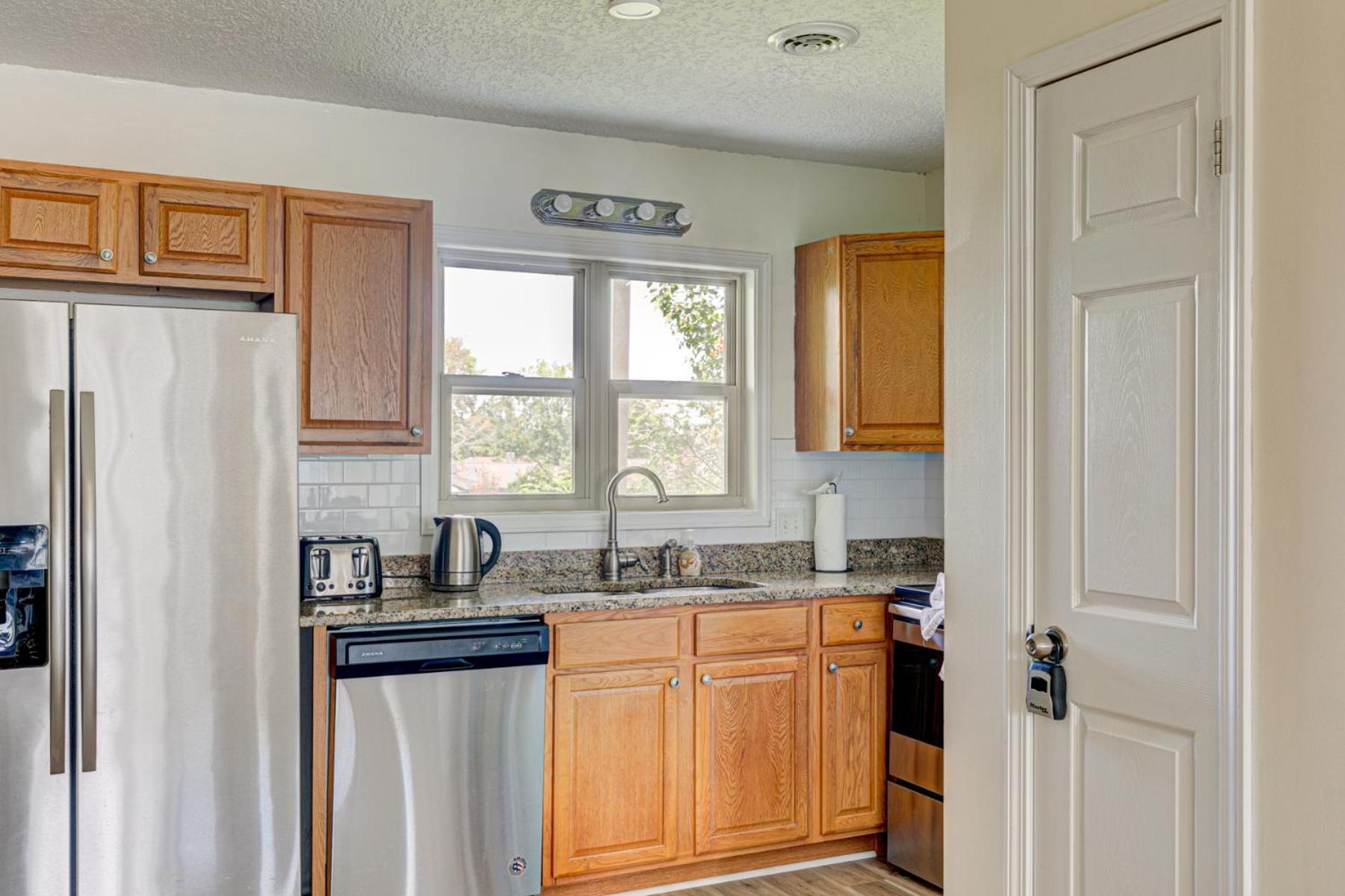 5 Mins To W/ Pool & Views Apartment