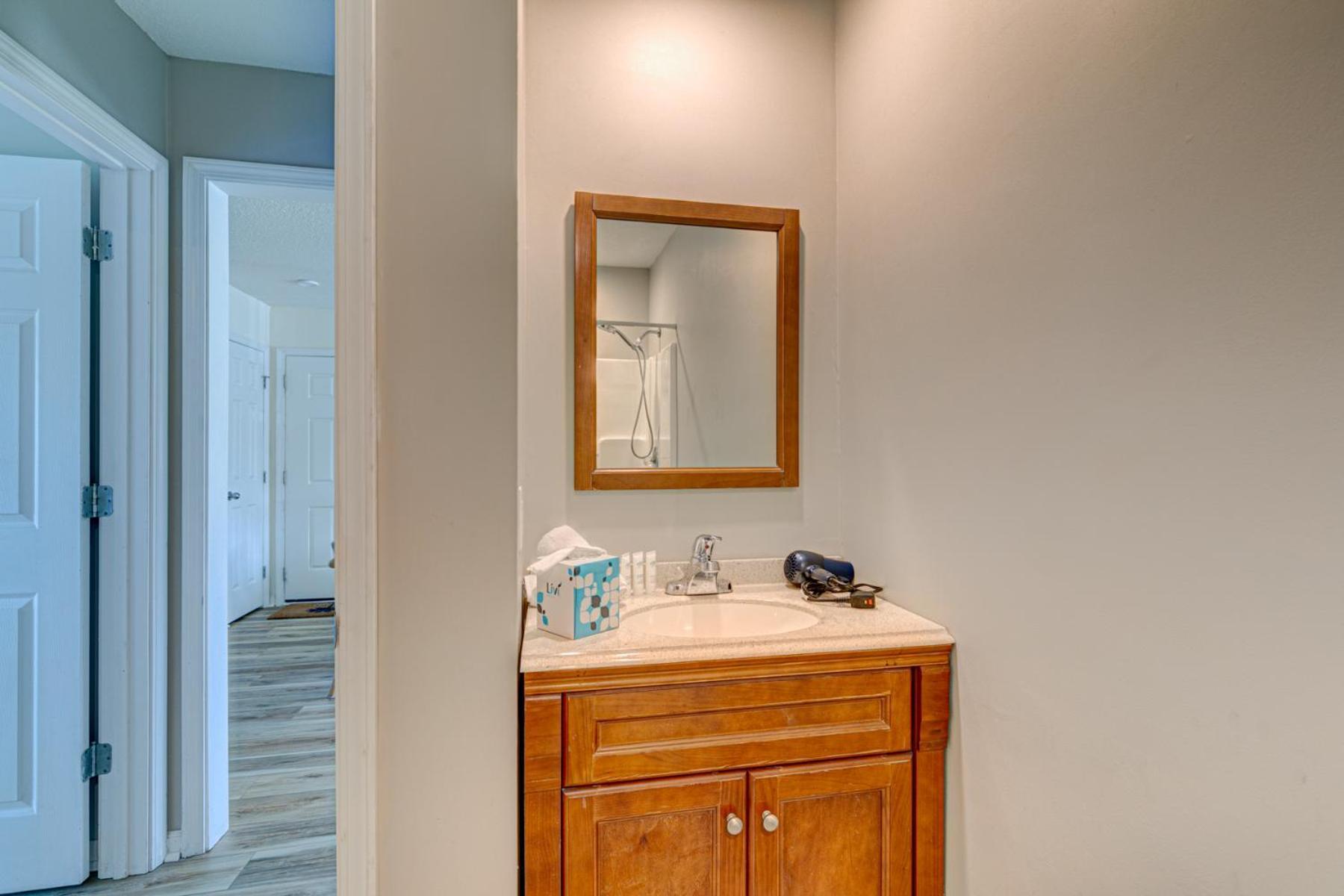 5 Mins To W/ Pool & Views Apartment