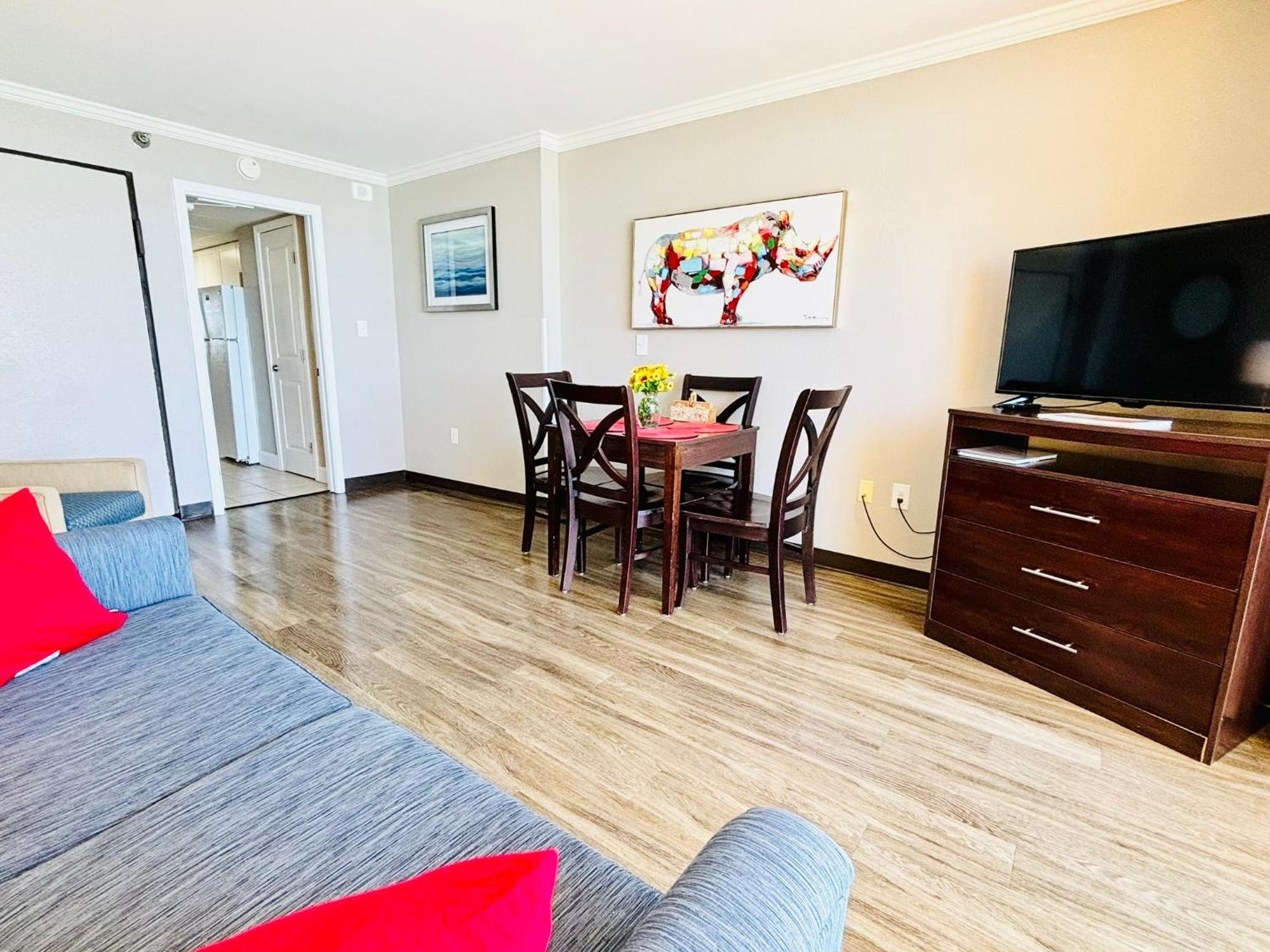Azure Bliss Oceanfront Sleeps 6 * Myrtle Beach