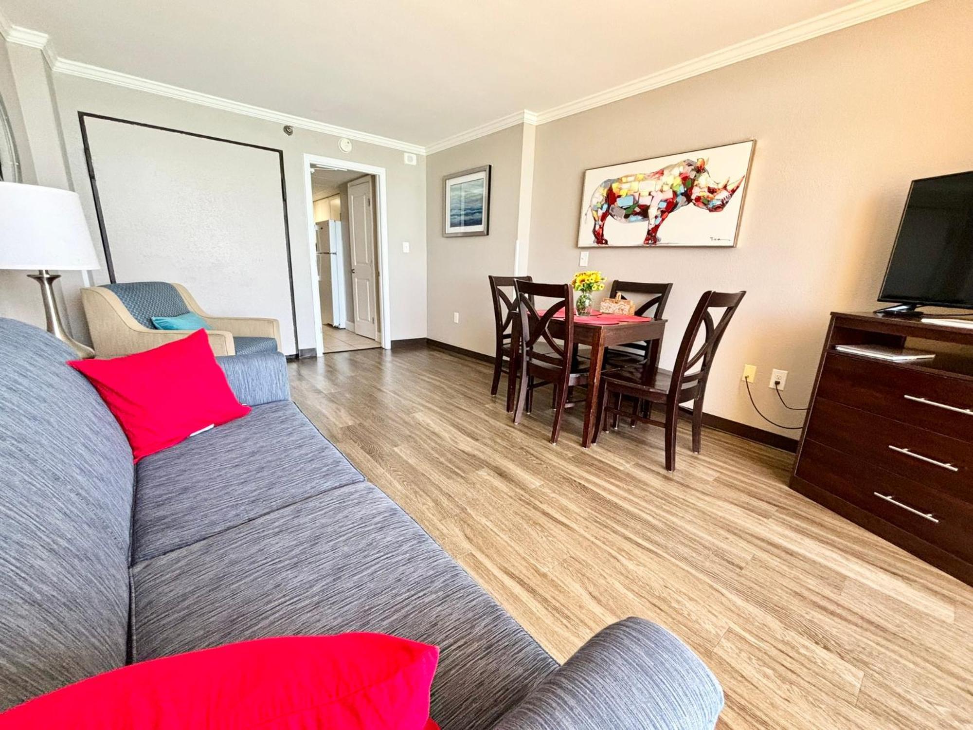 Azure Bliss Oceanfront Sleeps 6 Myrtle Beach