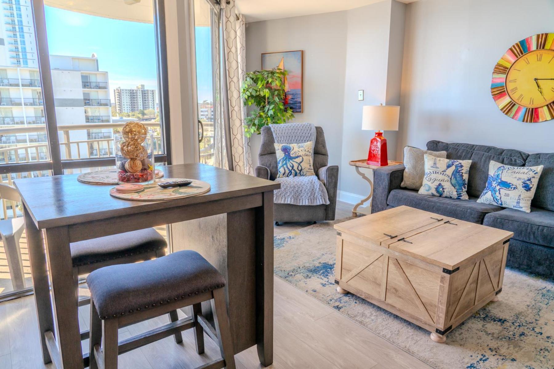 Ocean View Double Suite! Sleeps 4 Meridian Plaza 705 *