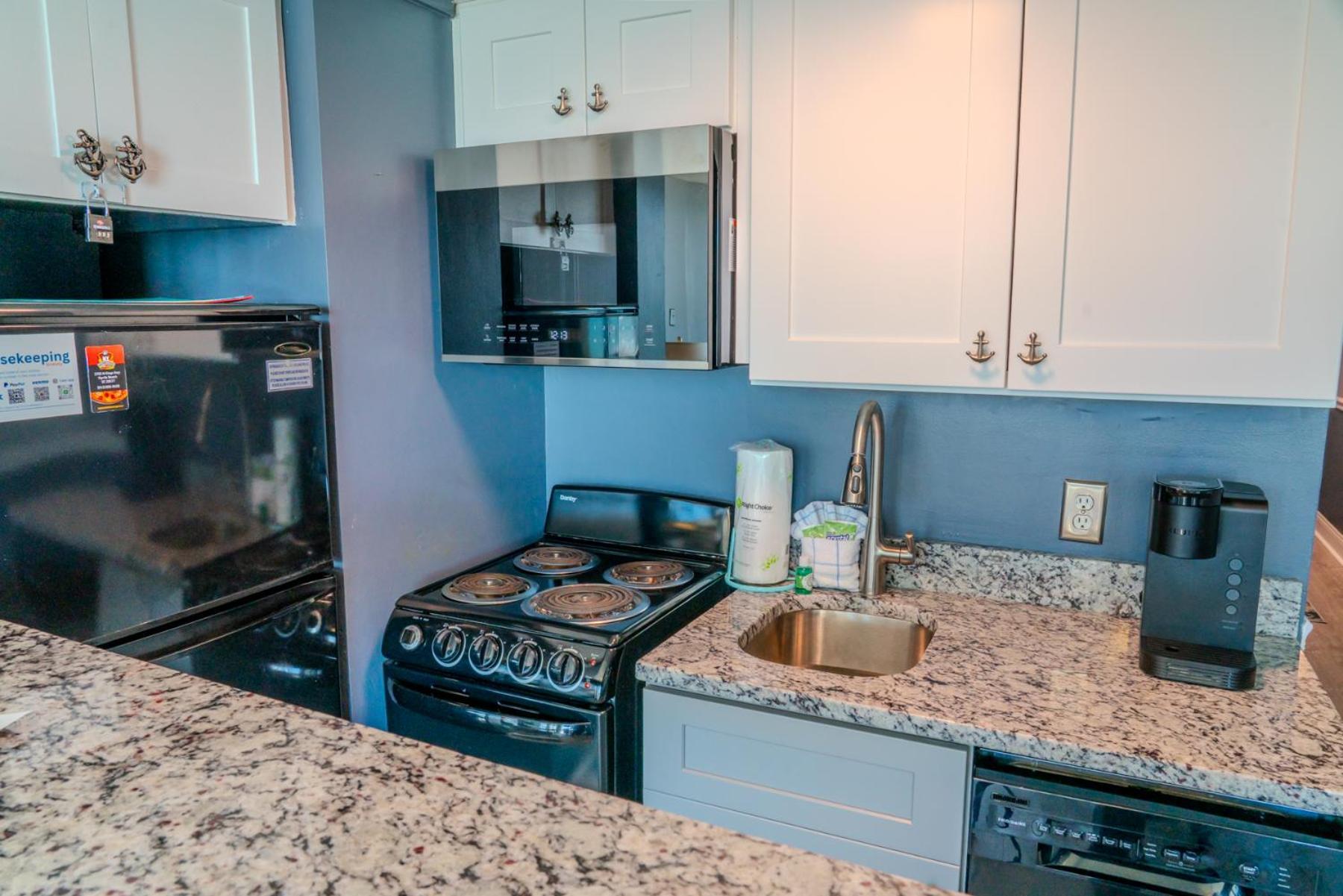Chalet Ocean View Double Suite! Sleeps 4 Meridian Plaza 705