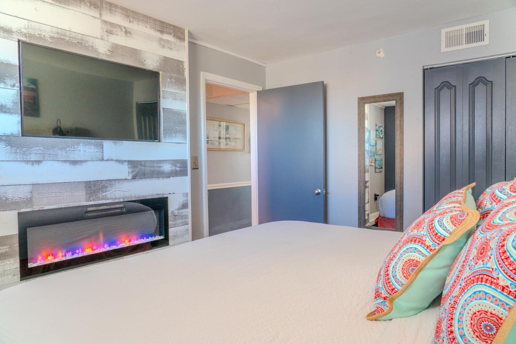 Ocean View Double Suite! Sleeps 4 Meridian Plaza 705 Chalet Myrtle Beach