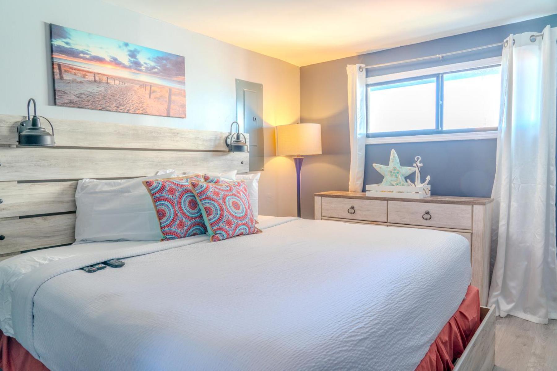 Ocean View Double Suite! Sleeps 4 Meridian Plaza 705 Chalet