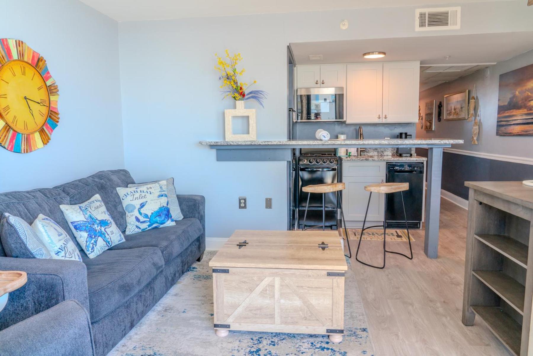 Ocean View Double Suite! Sleeps 4 Meridian Plaza 705 Chalet *