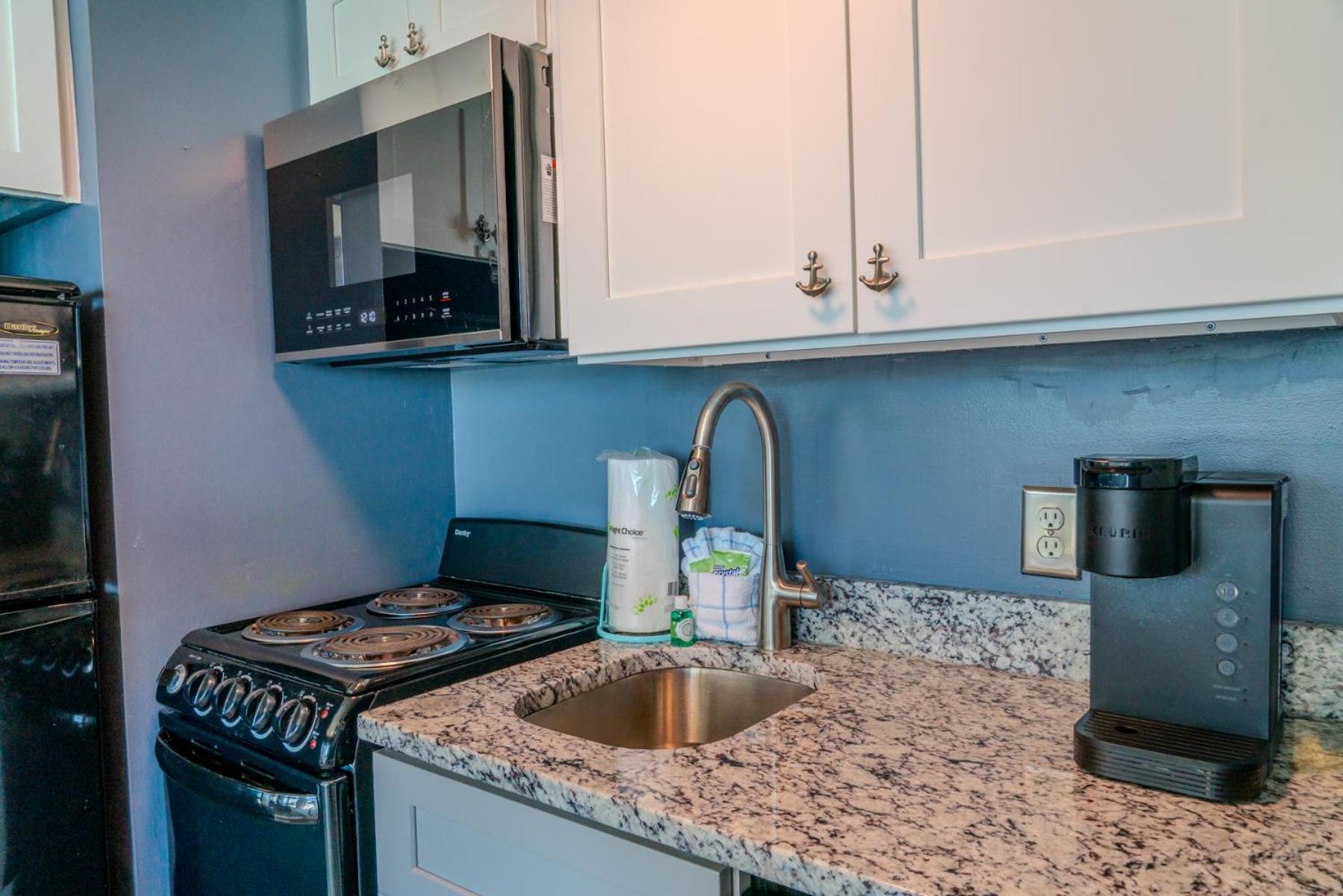 Chalet Ocean View Double Suite! Sleeps 4 Meridian Plaza 705 *