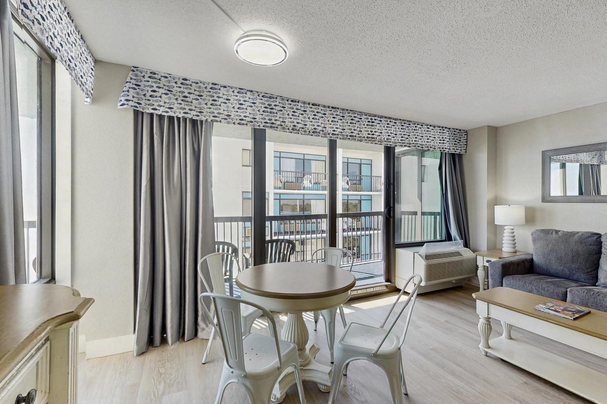 Apartment Compass Cove 871