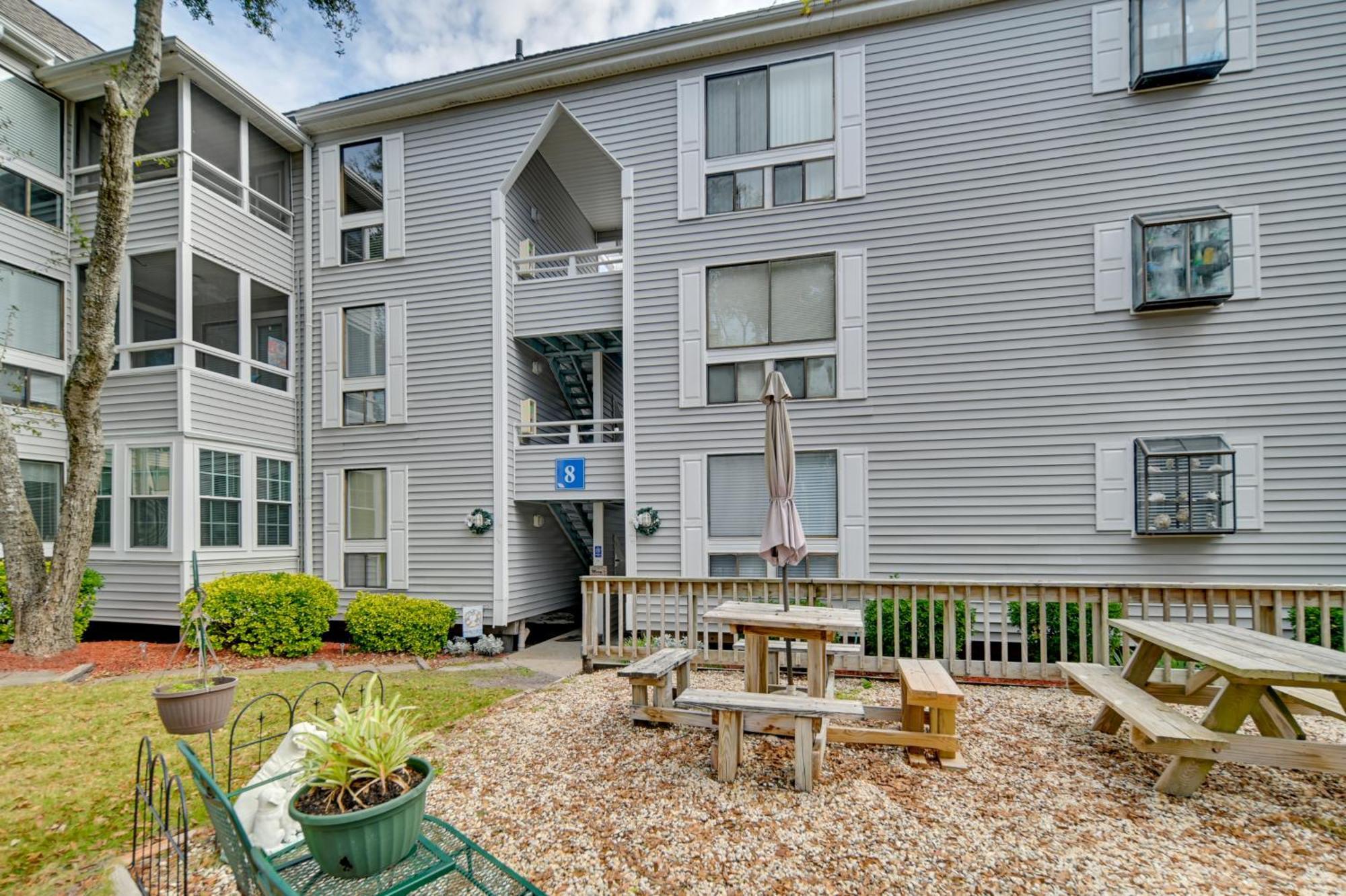 Myrtle Retreat With Sunroom Walk To Beach! Myrtle Beach
