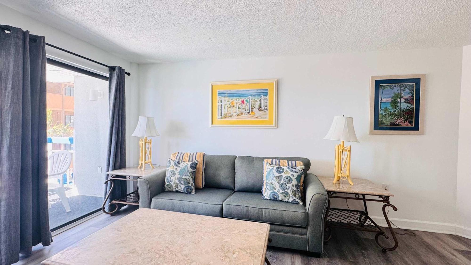 Apartment Lovely 1br With Side View Of Ocean *